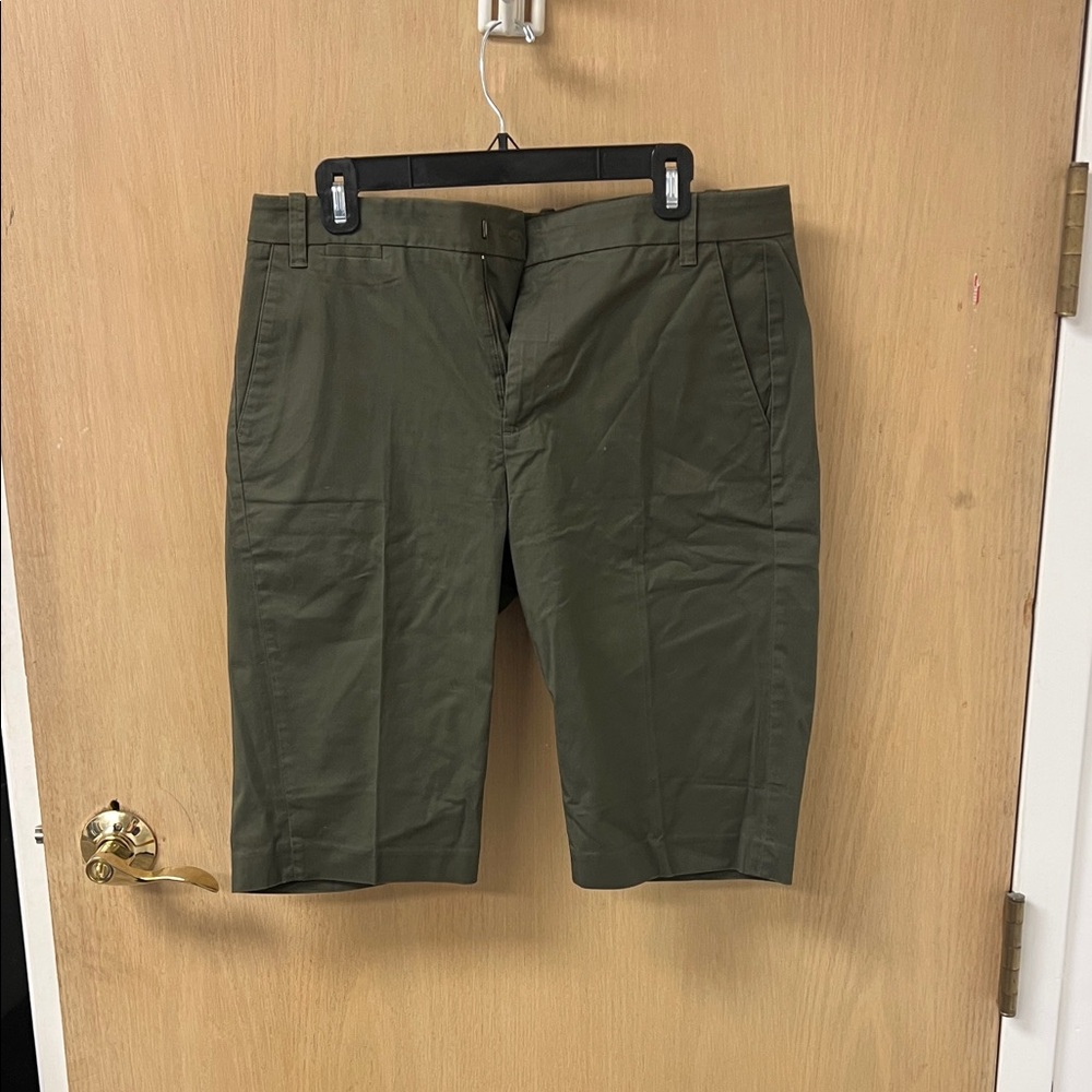 Vince Women's Olive Green Flat Front Shorts